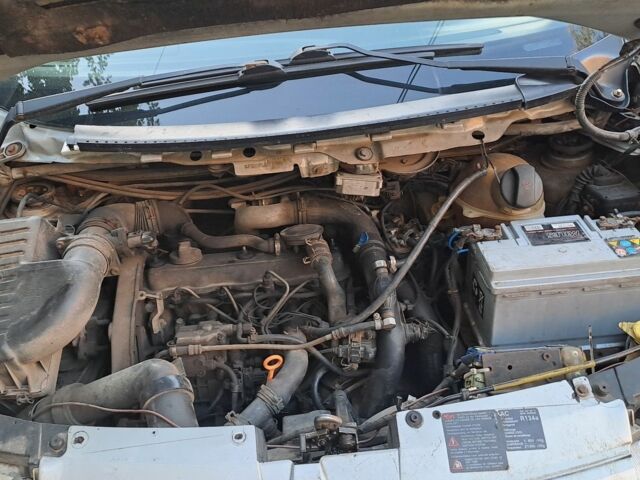 Серый Форд Галакси, объемом двигателя 1.9 л и пробегом 312 тыс. км за 1100 $, фото 9 на Automoto.ua