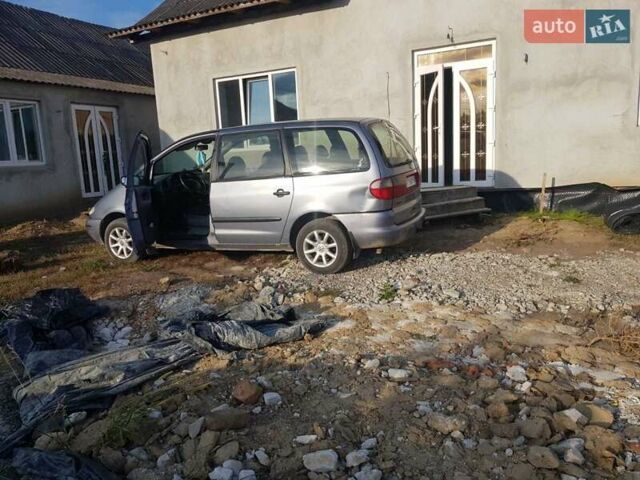 Форд Галакси 1998 в Городенке на Automoto.ua Серый Форд Галакси, объемом двигателя 2 л и пробегом 290 тыс. км за 1900 $, фото 4 на Automoto.ua