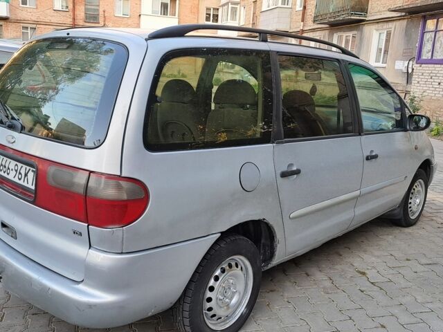 Серый Форд Галакси, объемом двигателя 1.9 л и пробегом 312 тыс. км за 1100 $, фото 4 на Automoto.ua