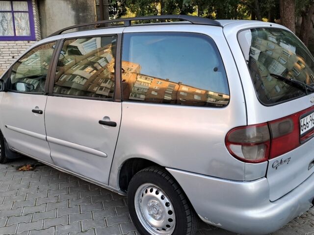 Серый Форд Галакси, объемом двигателя 1.9 л и пробегом 312 тыс. км за 1100 $, фото 6 на Automoto.ua