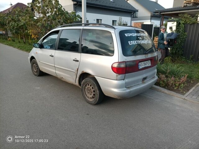 Серый Форд Галакси, объемом двигателя 1.9 л и пробегом 300 тыс. км за 2200 $, фото 2 на Automoto.ua