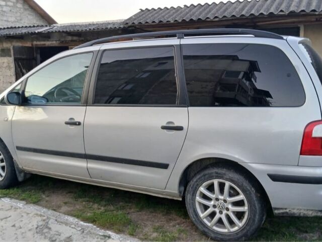 Серый Форд Галакси, объемом двигателя 1.9 л и пробегом 400 тыс. км за 2900 $, фото 2 на Automoto.ua