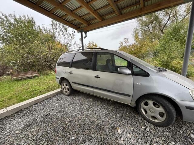 Серый Форд Галакси, объемом двигателя 1.9 л и пробегом 500 тыс. км за 3300 $, фото 1 на Automoto.ua