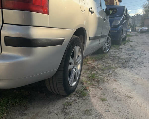 Сірий Форд Галаксі, об'ємом двигуна 1.9 л та пробігом 440 тис. км за 4500 $, фото 5 на Automoto.ua