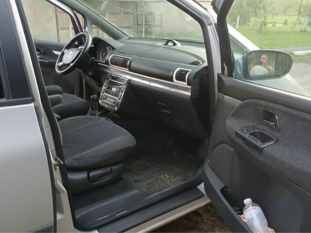 Серый Форд Галакси, объемом двигателя 1.9 л и пробегом 400 тыс. км за 2900 $, фото 6 на Automoto.ua