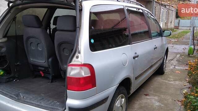 Серый Форд Галакси, объемом двигателя 2.3 л и пробегом 271 тыс. км за 2550 $, фото 10 на Automoto.ua