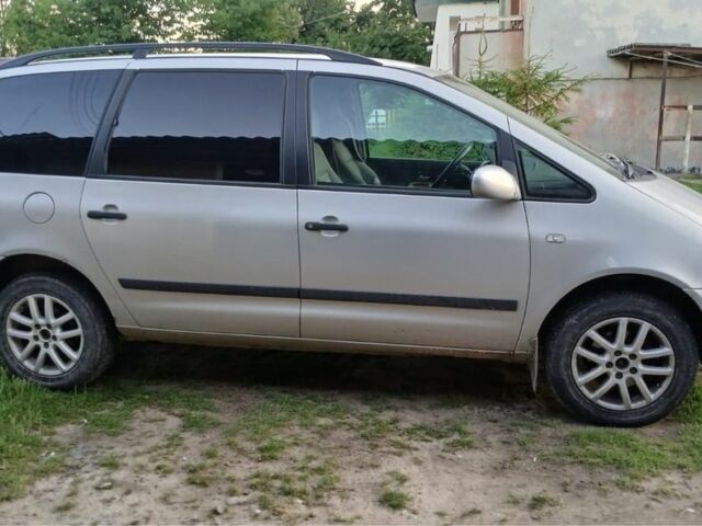 Серый Форд Галакси, объемом двигателя 1.9 л и пробегом 400 тыс. км за 2900 $, фото 1 на Automoto.ua