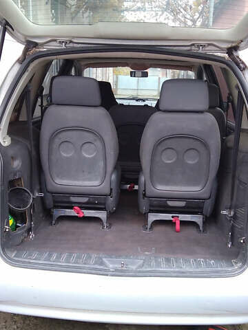 Серый Форд Галакси, объемом двигателя 2.3 л и пробегом 271 тыс. км за 2550 $, фото 3 на Automoto.ua