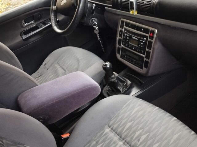 Серый Форд Галакси, объемом двигателя 1.9 л и пробегом 280 тыс. км за 4000 $, фото 5 на Automoto.ua