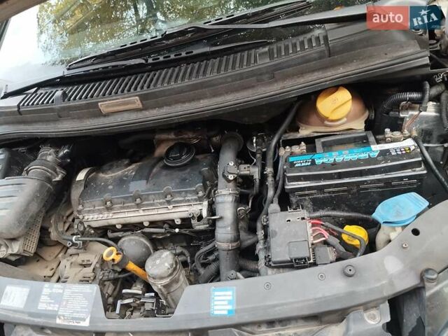 Серый Форд Галакси, объемом двигателя 1.9 л и пробегом 280 тыс. км за 3850 $, фото 5 на Automoto.ua