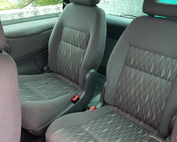 Серый Форд Галакси, объемом двигателя 1.9 л и пробегом 270 тыс. км за 4500 $, фото 4 на Automoto.ua