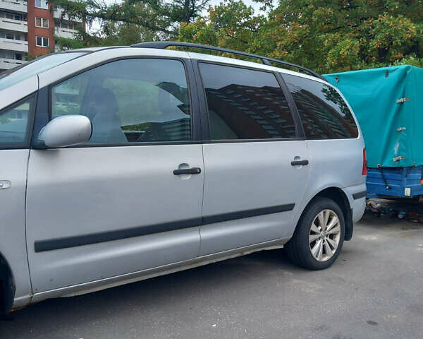Серый Форд Галакси, объемом двигателя 1.9 л и пробегом 270 тыс. км за 4500 $, фото 2 на Automoto.ua