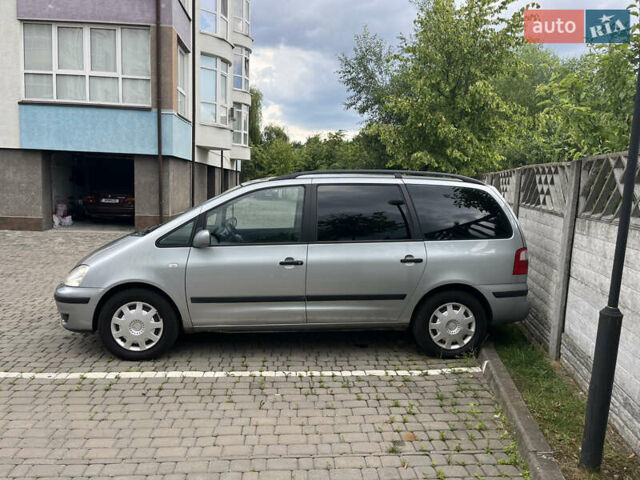 Сірий Форд Галаксі, об'ємом двигуна 2 л та пробігом 205 тис. км за 4500 $, фото 3 на Automoto.ua
