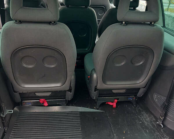 Серый Форд Галакси, объемом двигателя 1.9 л и пробегом 270 тыс. км за 4500 $, фото 6 на Automoto.ua