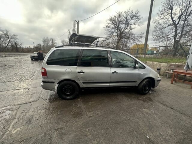 Серый Форд Галакси, объемом двигателя 1.9 л и пробегом 330 тыс. км за 2100 $, фото 1 на Automoto.ua