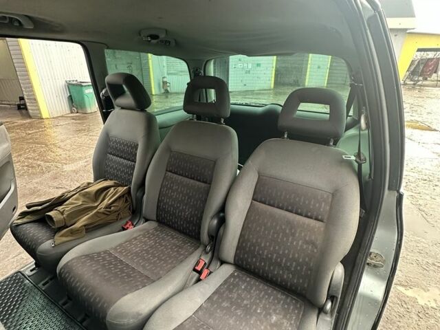 Серый Форд Галакси, объемом двигателя 0 л и пробегом 380 тыс. км за 2050 $, фото 13 на Automoto.ua