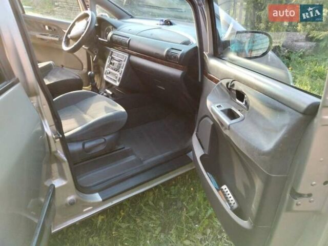 Серый Форд Галакси, объемом двигателя 1.9 л и пробегом 275 тыс. км за 3200 $, фото 3 на Automoto.ua