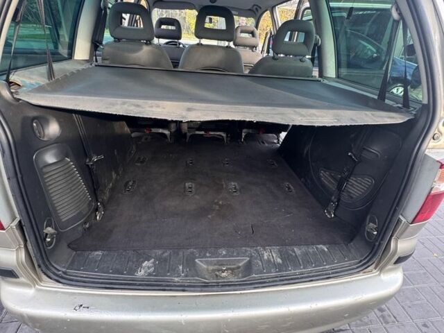 Серый Форд Галакси, объемом двигателя 1.9 л и пробегом 341 тыс. км за 2381 $, фото 7 на Automoto.ua