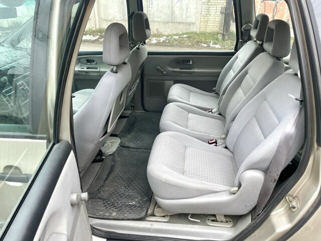 Серый Форд Галакси, объемом двигателя 0 л и пробегом 200 тыс. км за 2200 $, фото 6 на Automoto.ua