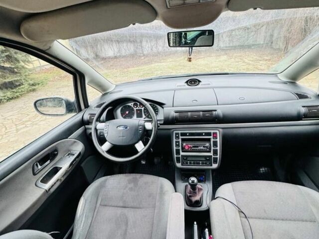 Серый Форд Галакси, объемом двигателя 1.9 л и пробегом 300 тыс. км за 2050 $, фото 9 на Automoto.ua