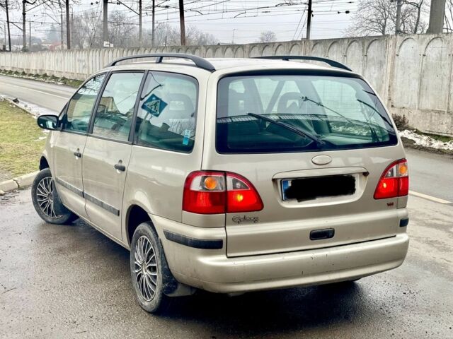 Серый Форд Галакси, объемом двигателя 0 л и пробегом 200 тыс. км за 2200 $, фото 3 на Automoto.ua