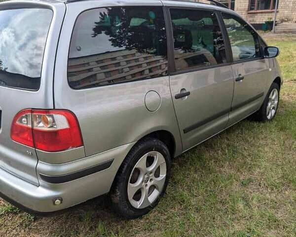 Серый Форд Галакси, объемом двигателя 2.3 л и пробегом 300 тыс. км за 5600 $, фото 5 на Automoto.ua