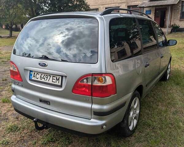 Серый Форд Галакси, объемом двигателя 2.3 л и пробегом 300 тыс. км за 5600 $, фото 4 на Automoto.ua