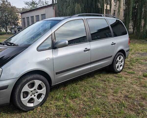 Серый Форд Галакси, объемом двигателя 2.3 л и пробегом 300 тыс. км за 5600 $, фото 13 на Automoto.ua