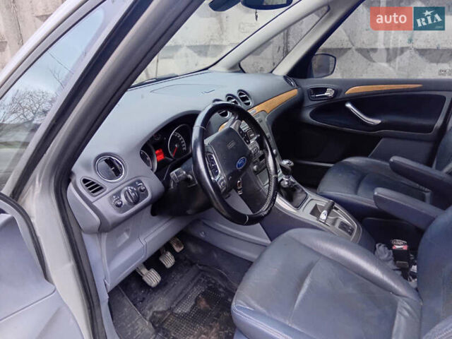 Сірий Форд Галаксі, об'ємом двигуна 2 л та пробігом 350 тис. км за 6200 $, фото 5 на Automoto.ua