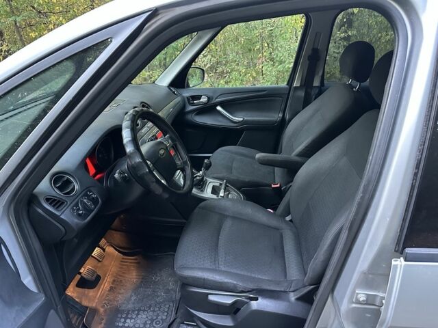 Серый Форд Галакси, объемом двигателя 2 л и пробегом 280 тыс. км за 4000 $, фото 8 на Automoto.ua