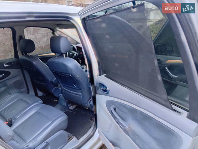 Сірий Форд Галаксі, об'ємом двигуна 2 л та пробігом 350 тис. км за 6200 $, фото 6 на Automoto.ua