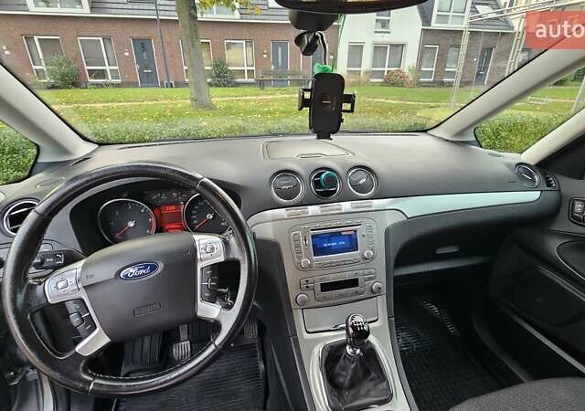 Серый Форд Галакси, объемом двигателя 1.8 л и пробегом 234 тыс. км за 7000 $, фото 21 на Automoto.ua