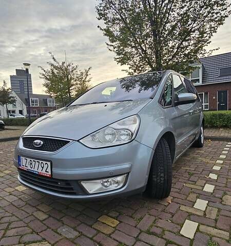 Серый Форд Галакси, объемом двигателя 1.8 л и пробегом 234 тыс. км за 7000 $, фото 4 на Automoto.ua