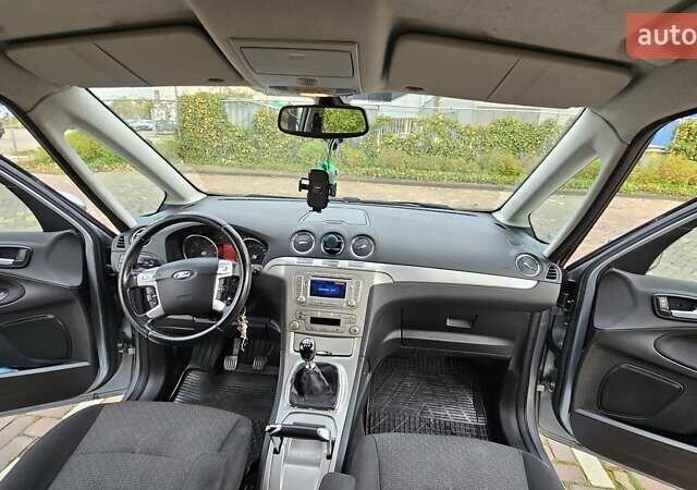 Серый Форд Галакси, объемом двигателя 1.8 л и пробегом 234 тыс. км за 7000 $, фото 17 на Automoto.ua