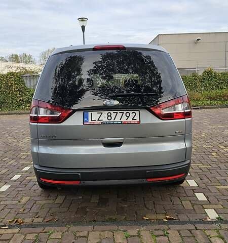 Серый Форд Галакси, объемом двигателя 1.8 л и пробегом 234 тыс. км за 7000 $, фото 1 на Automoto.ua