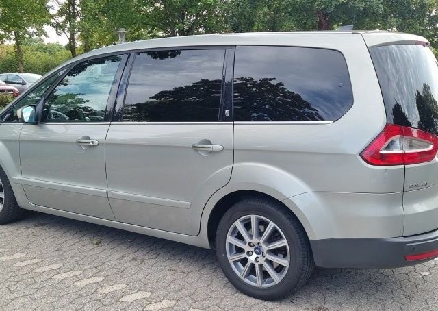 Сірий Форд Галаксі, об'ємом двигуна 2 л та пробігом 238 тис. км за 9387 $, фото 5 на Automoto.ua