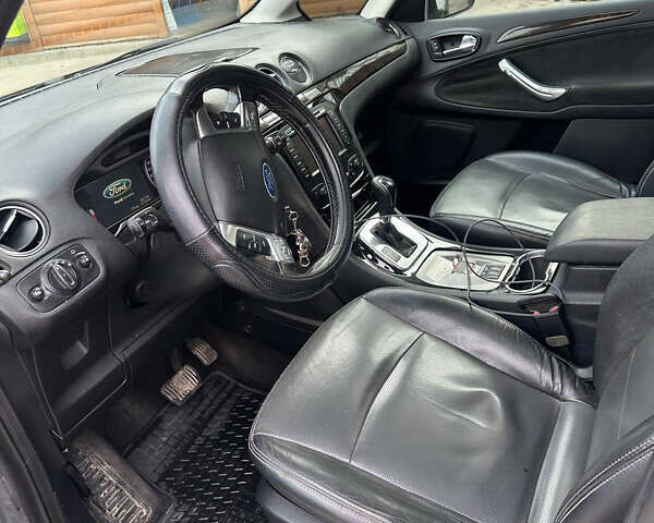 Серый Форд Галакси, объемом двигателя 2 л и пробегом 327 тыс. км за 9500 $, фото 7 на Automoto.ua