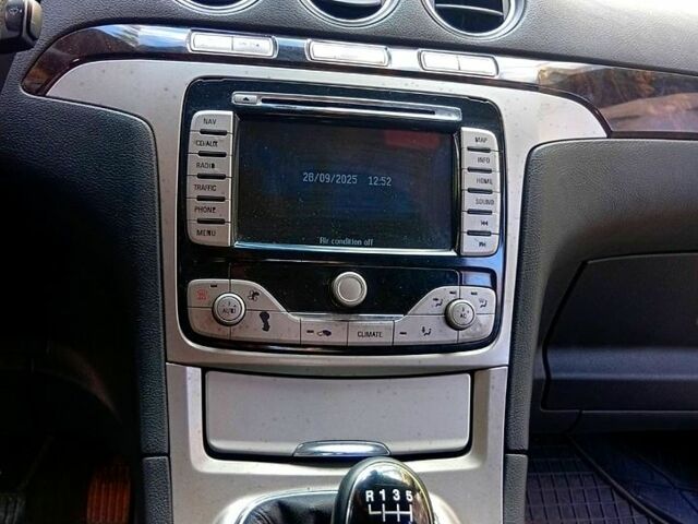 Сірий Форд Галаксі, об'ємом двигуна 2 л та пробігом 218 тис. км за 7800 $, фото 7 на Automoto.ua