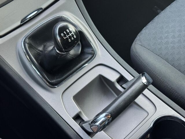 Серый Форд Галакси, объемом двигателя 1.8 л и пробегом 240 тыс. км за 9690 $, фото 25 на Automoto.ua