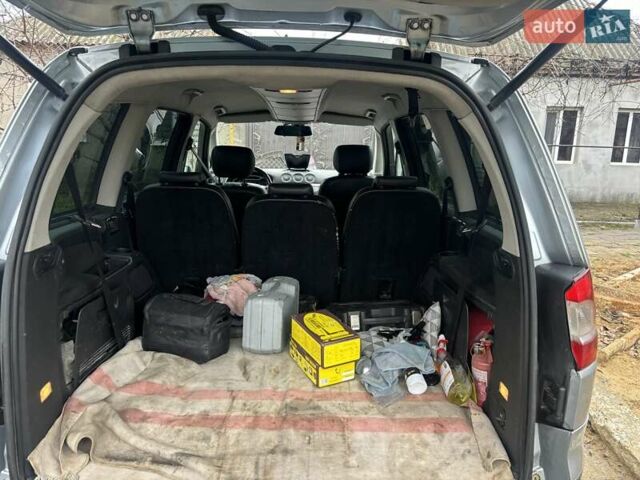 Серый Форд Галакси, объемом двигателя 2 л и пробегом 360 тыс. км за 7700 $, фото 7 на Automoto.ua