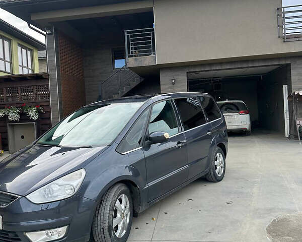 Серый Форд Галакси, объемом двигателя 2 л и пробегом 327 тыс. км за 9500 $, фото 1 на Automoto.ua