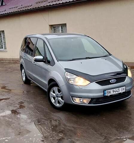 Форд Галакси 2010 в Ровно на Automoto.ua Серый Форд Галакси, объемом двигателя 2 л и пробегом 270 тыс. км за 9999 $, фото 8 на Automoto.ua