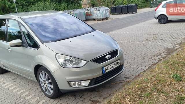 Серый Форд Галакси, объемом двигателя 2 л и пробегом 238 тыс. км за 9409 $, фото 5 на Automoto.ua