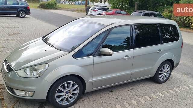 Серый Форд Галакси, объемом двигателя 2 л и пробегом 238 тыс. км за 9409 $, фото 3 на Automoto.ua