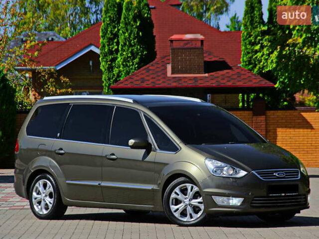 Форд Галакси 2011 в Днепре (Днепропетровске) на Automoto.ua Серый Форд Галакси, объемом двигателя 2 л и пробегом 117 тыс. км за 12300 $, фото 1 на Automoto.ua
