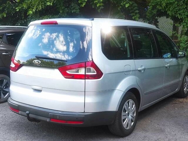 Серый Форд Галакси, объемом двигателя 2 л и пробегом 215 тыс. км за 8800 $, фото 2 на Automoto.ua