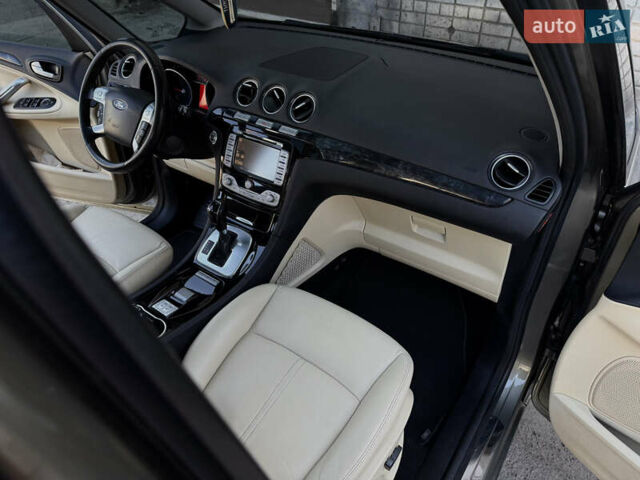 Форд Галакси 2011 в Днепре (Днепропетровске) на Automoto.ua Серый Форд Галакси, объемом двигателя 2 л и пробегом 117 тыс. км за 12300 $, фото 9 на Automoto.ua