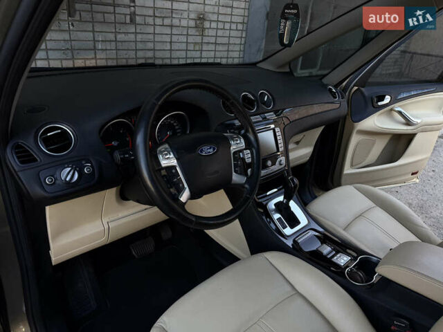 Форд Галакси 2011 в Днепре (Днепропетровске) на Automoto.ua Серый Форд Галакси, объемом двигателя 2 л и пробегом 117 тыс. км за 12300 $, фото 6 на Automoto.ua