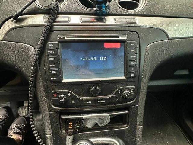 Сірий Форд Галаксі, об'ємом двигуна 1.6 л та пробігом 280 тис. км за 8800 $, фото 4 на Automoto.ua