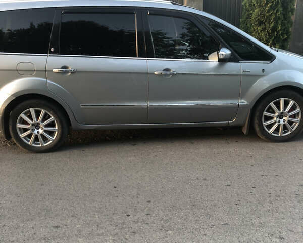 Серый Форд Галакси, объемом двигателя 2 л и пробегом 251 тыс. км за 11200 $, фото 5 на Automoto.ua